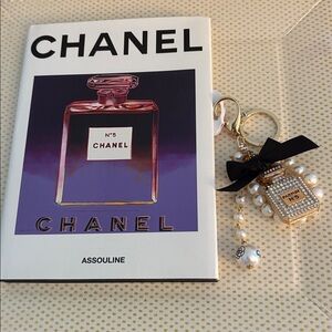 CHANEL LITTLE BOOK with unbranded CC keychain NWT